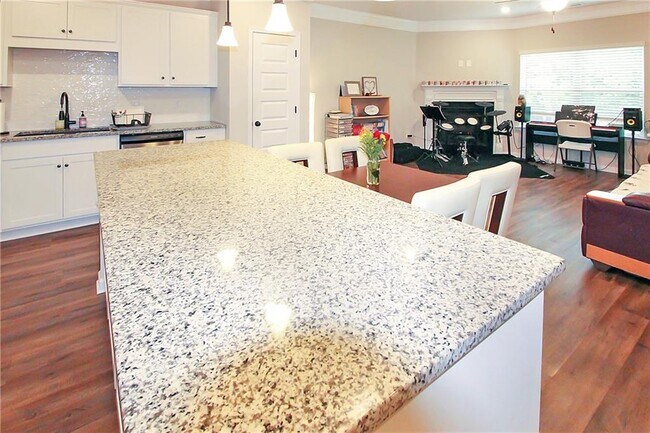 Building Photo - 2273 Buford Town Dr
