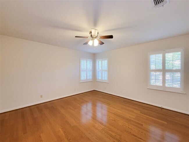 Building Photo - 4602 Redstart St