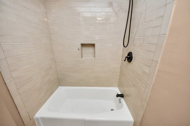 Building Photo - 15126 Trailside Dr