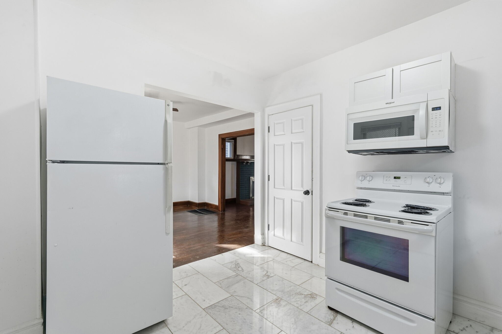 Building Photo - 904 Studer Ave