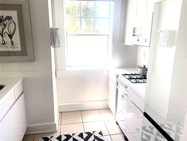 Building Photo - 1611 Michigan Ave