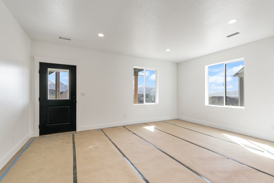 Building Photo - 3994 N 900 W