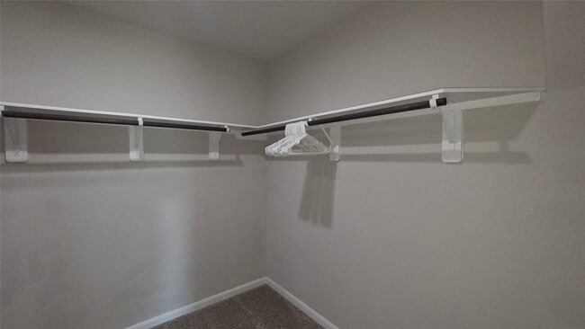 Building Photo - 5611 Pleasant Falls Dr