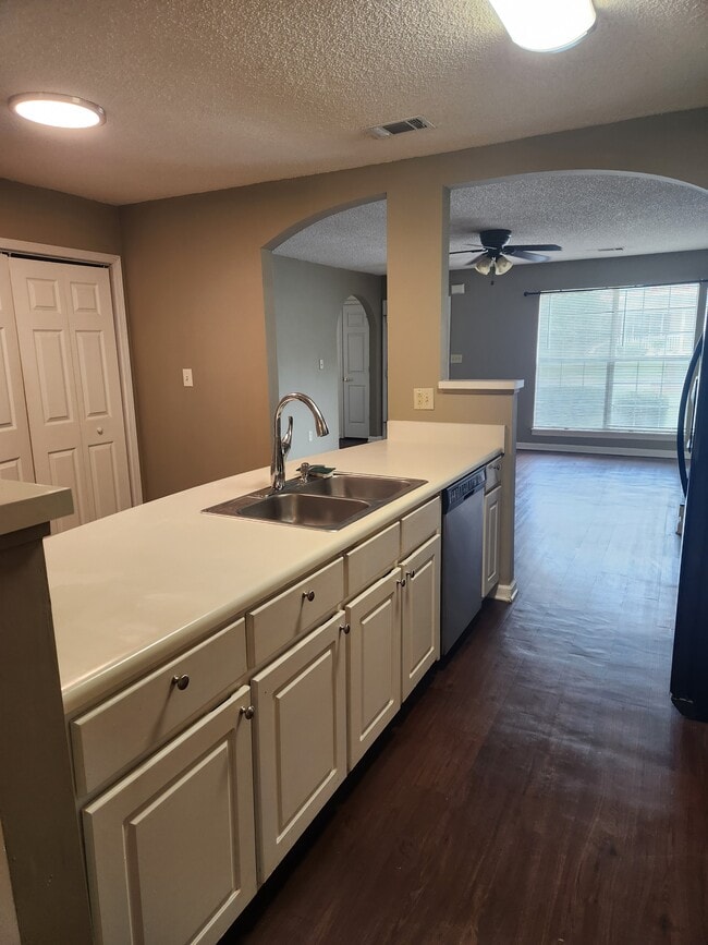 Building Photo - 739 Hynds Springs Dr