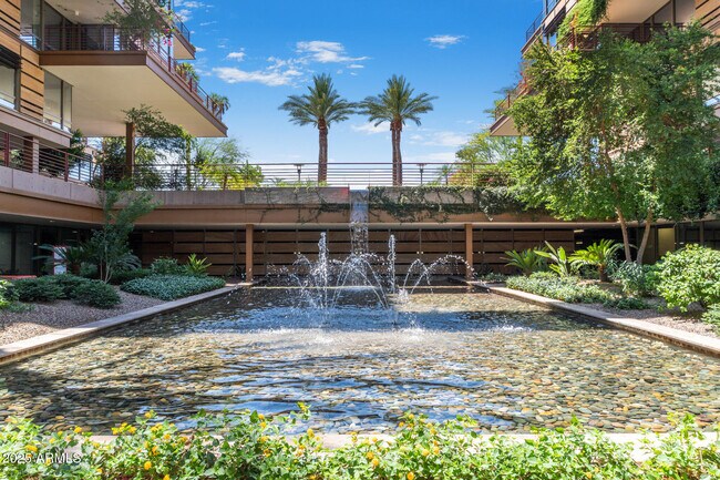 Building Photo - 7147 E Rancho Vista Dr