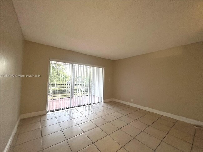 Building Photo - 2700 Riverside Dr