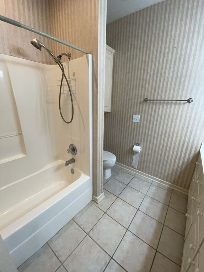 Building Photo - 107 Oakleigh Dr