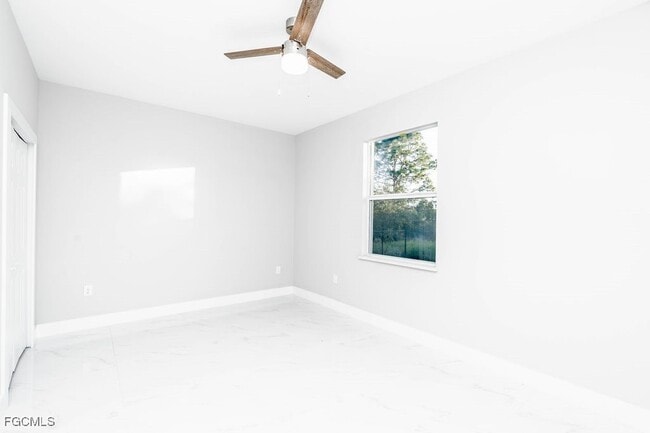 Building Photo - 4417 22nd St SW