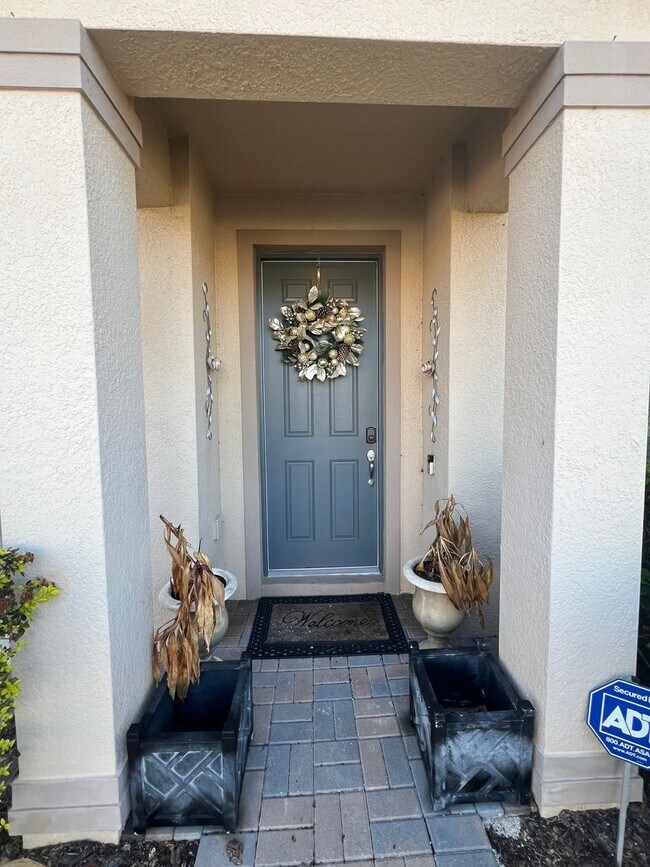 Building Photo - INCREDIBLE DEAL: 5-BR Corner Lot Home in Crown Pointe Cove – Spacious & Bright!