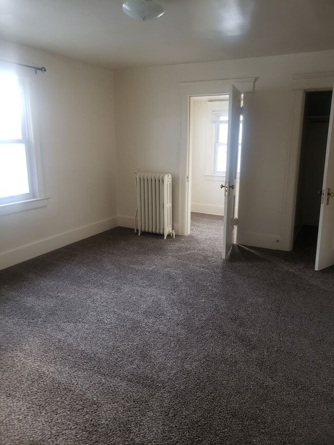 Building Photo - 2 BR Apartment near Franke Park