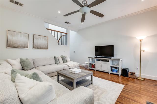 Building Photo - 5709 Lewis St