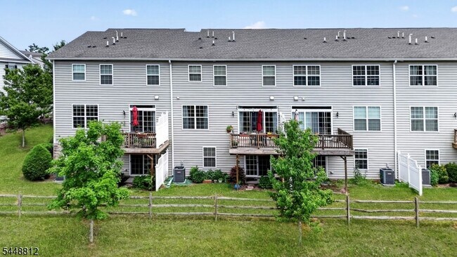 Building Photo - 97 Autumn Ln