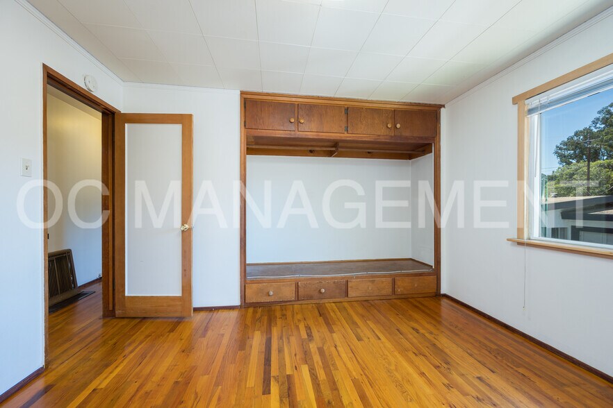 Building Photo - 1691 Johnson Ave
