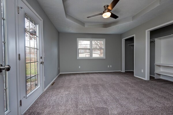 Building Photo - 3128 S Pinehurst Ave