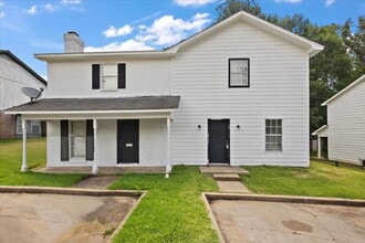 Building Photo - Adorable 3 bed 2 bath Townhome