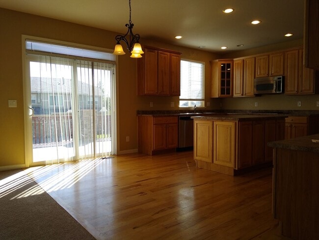 Building Photo - Absolutely Stunning West Arvada/Golden Gem...