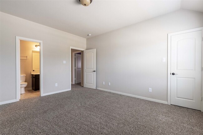 Building Photo - 3312 Blue Jay Ln