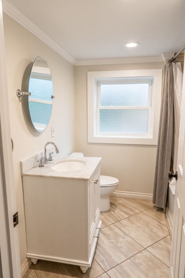 Building Photo - 4Bd/2.5Ba Seattle House