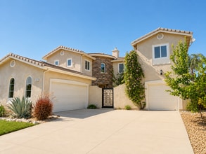 Building Photo - Spacious 5 (or 6) Bedroom House with attached ADU in Winchester for Rent