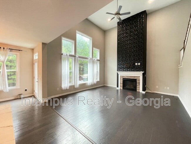 Building Photo - 3816 Thackary Dr