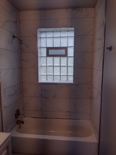 Building Photo - 48 W 21st St