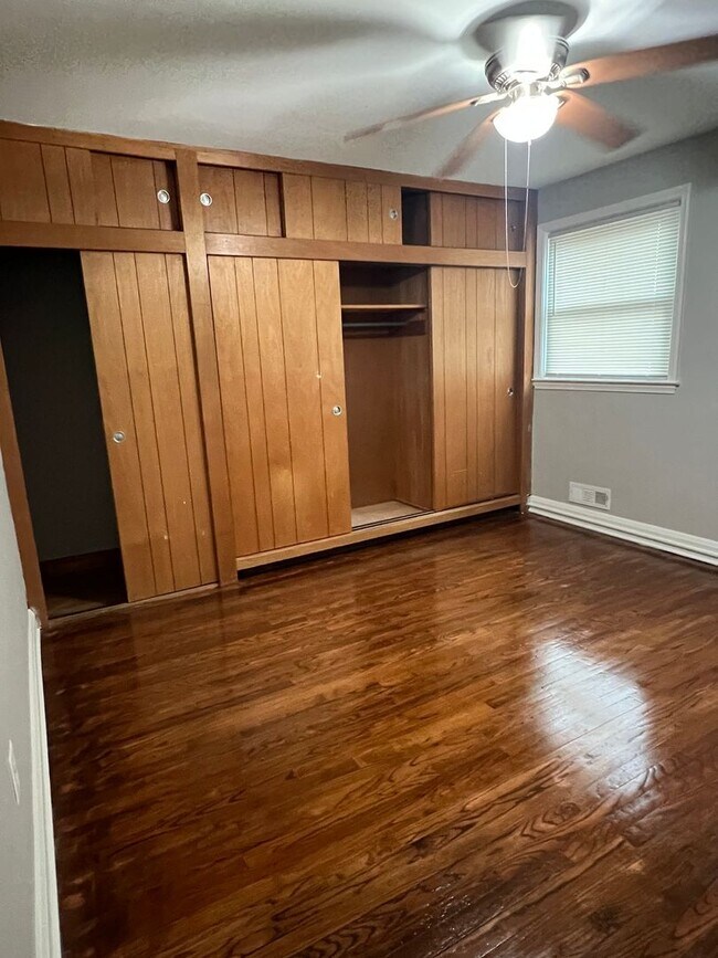 Building Photo - 2 Bedroom 1 Bathroom