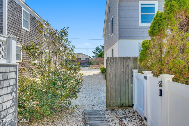 Building Photo - 973 Ocean Ave