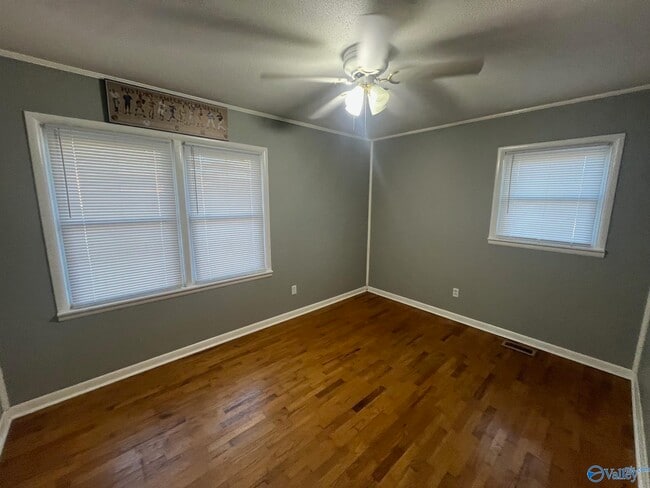 Building Photo - 212 Cherry St NW