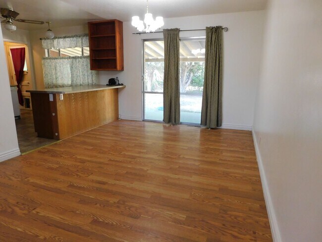 Building Photo - Spacious in the Redlands