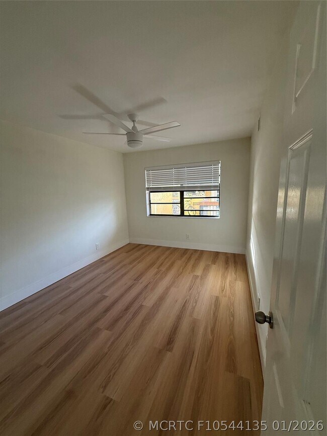 Building Photo - 2075 Coral Ridge Dr