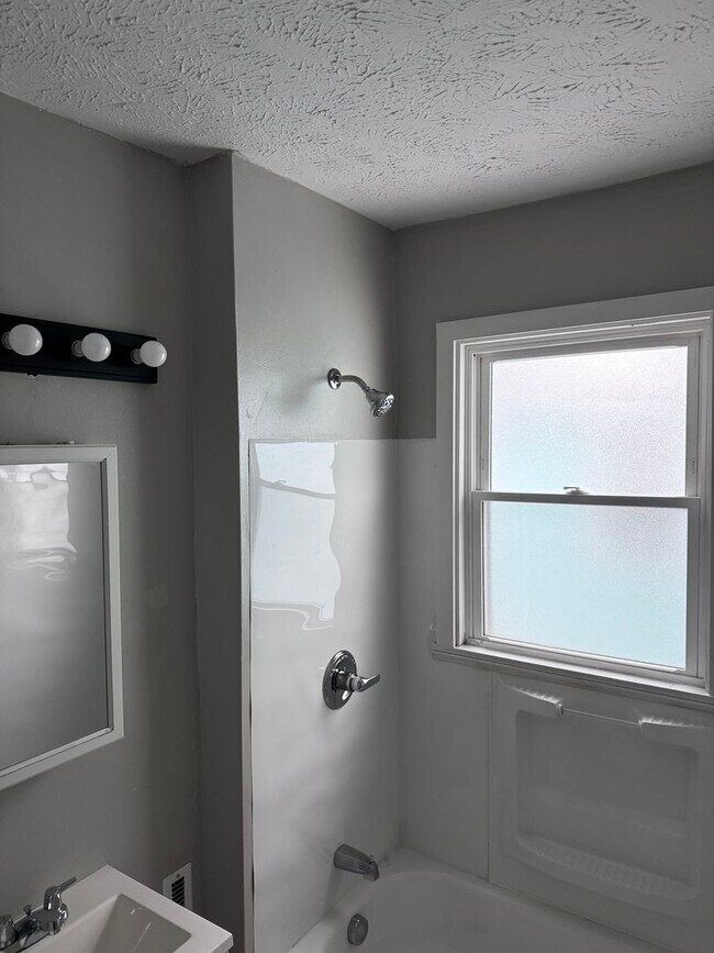 Building Photo - 10707 Hampden Ave