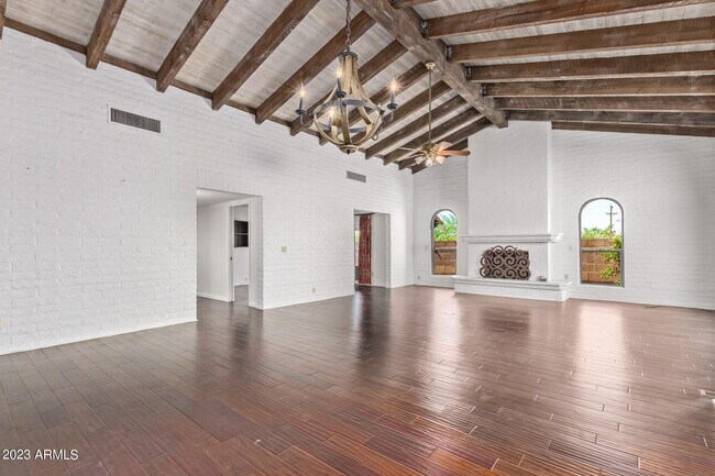 Building Photo - 6824 N 17th Pl