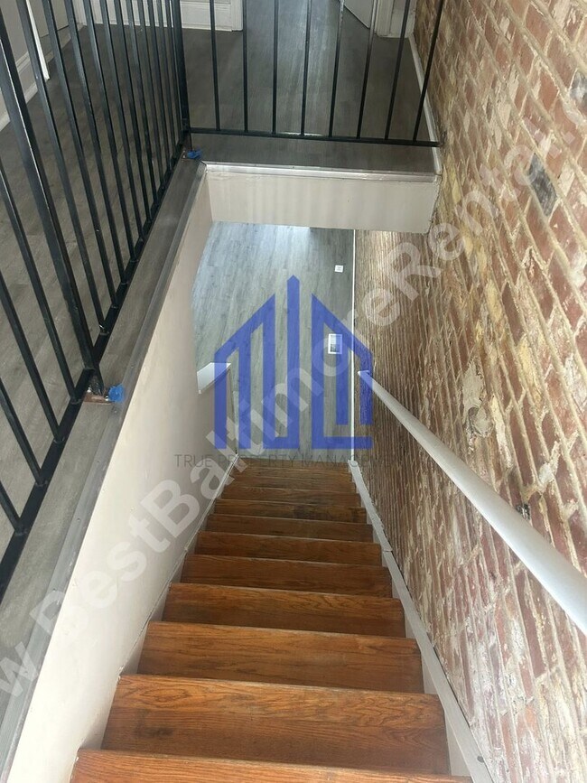 Building Photo - 1823 Ramsay St
