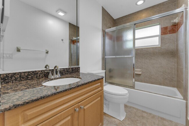 Building Photo - 10084 Camelback Ln