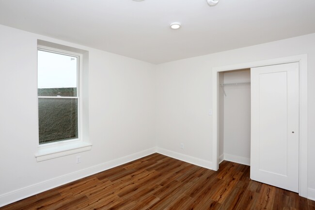 Building Photo - 519 Virginia St