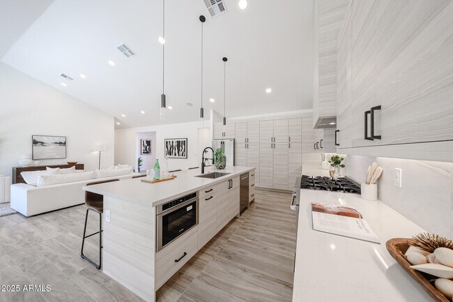 Building Photo - 6329 N 10th Dr