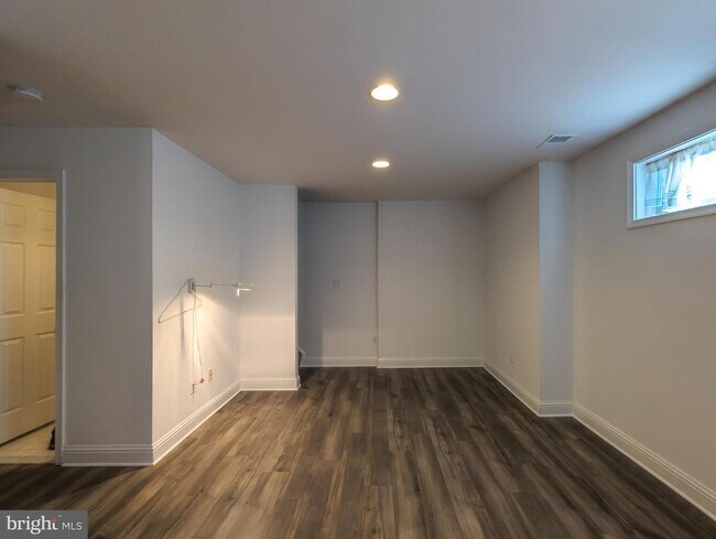 Building Photo - 2175 N Pierce St