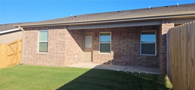 Building Photo - 529 NW 69th Ave