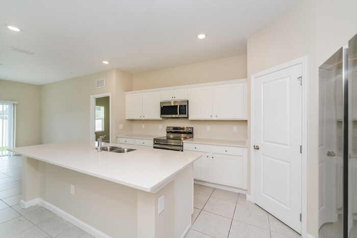 Building Photo - 324 Kenilworth Dr