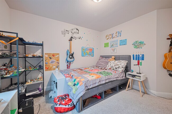 Building Photo - 2712 Golden Palms Ln