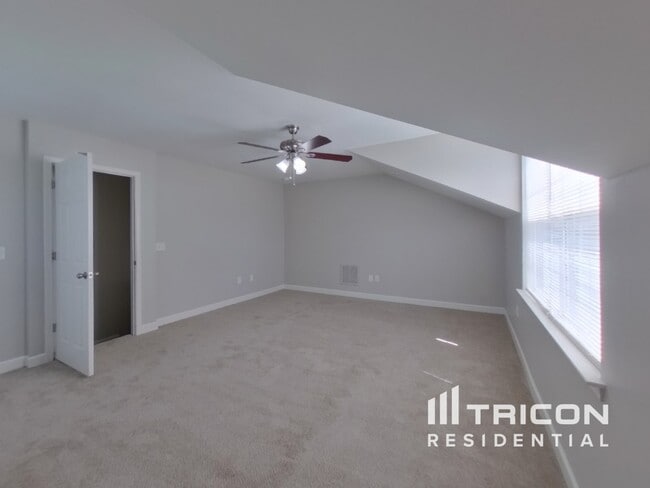 Building Photo - 8326 Knapp Ct