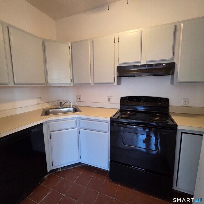 Building Photo - 52 Atwood St