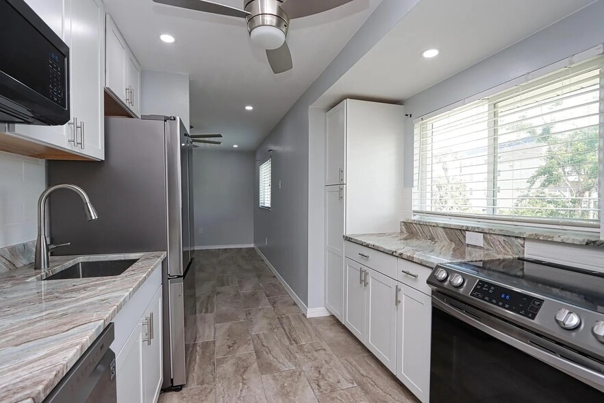 Building Photo - 8109 Country Rd