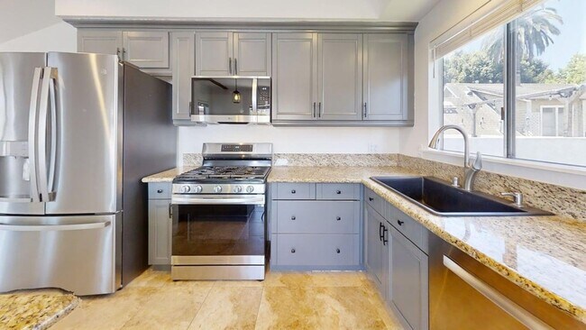 Building Photo - 2BD/1BA Apartment in Belmont Heights