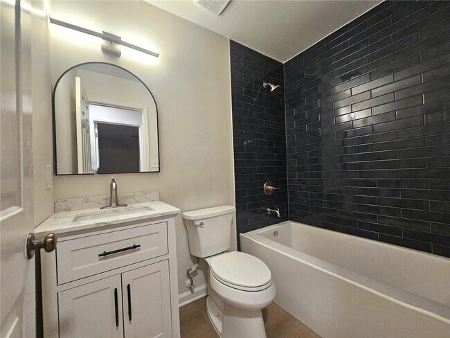 Building Photo - 2270 Newport Landing
