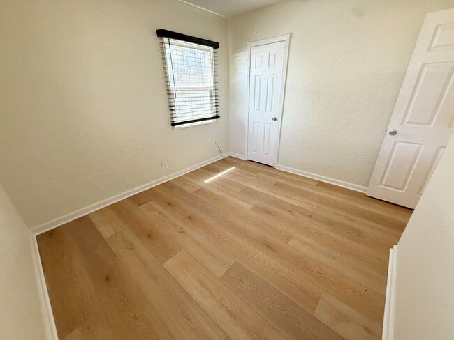 Building Photo - Updated 3 Bed/2 Bath Home For Rent!