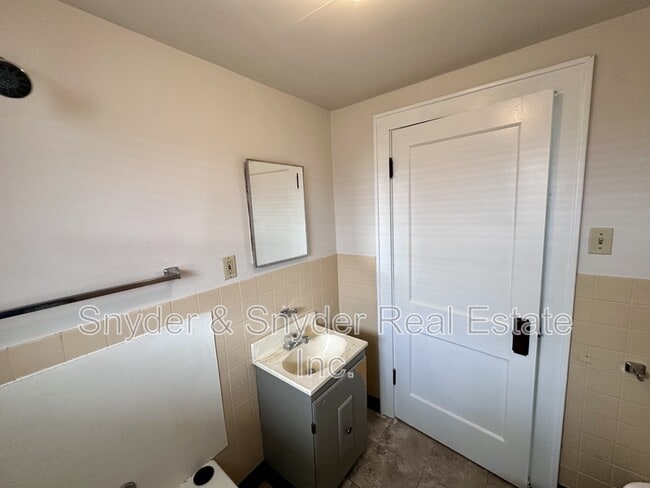 Building Photo - 2052 16th St SW