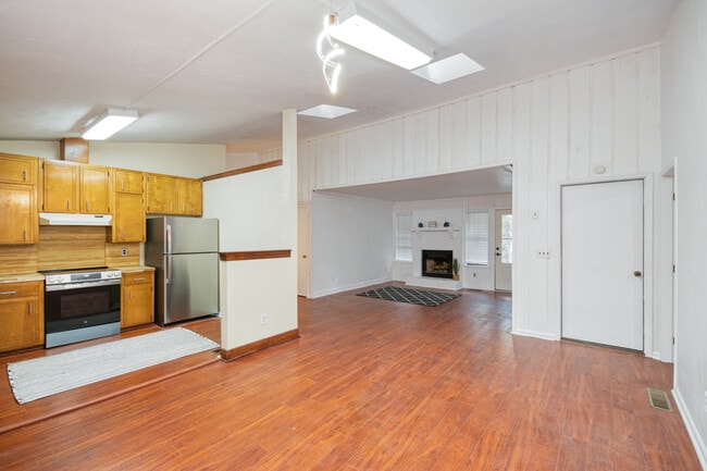 Building Photo - 289 Fern Hollow Rd