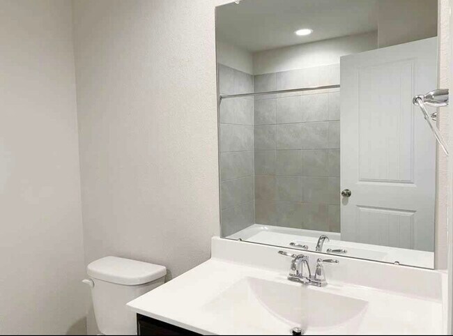 Building Photo - 29602 Juniper Ct