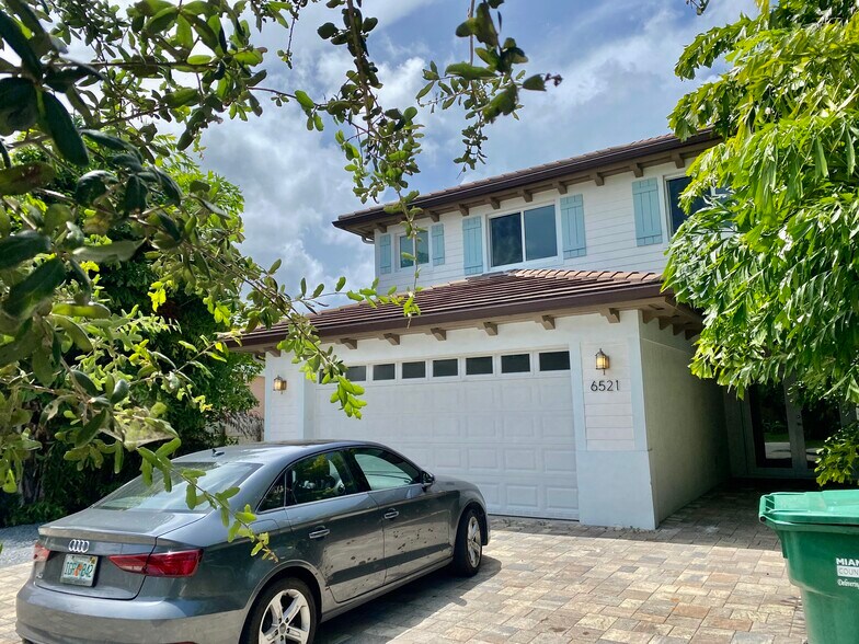 Primary Photo - 6521 SW 33rd St